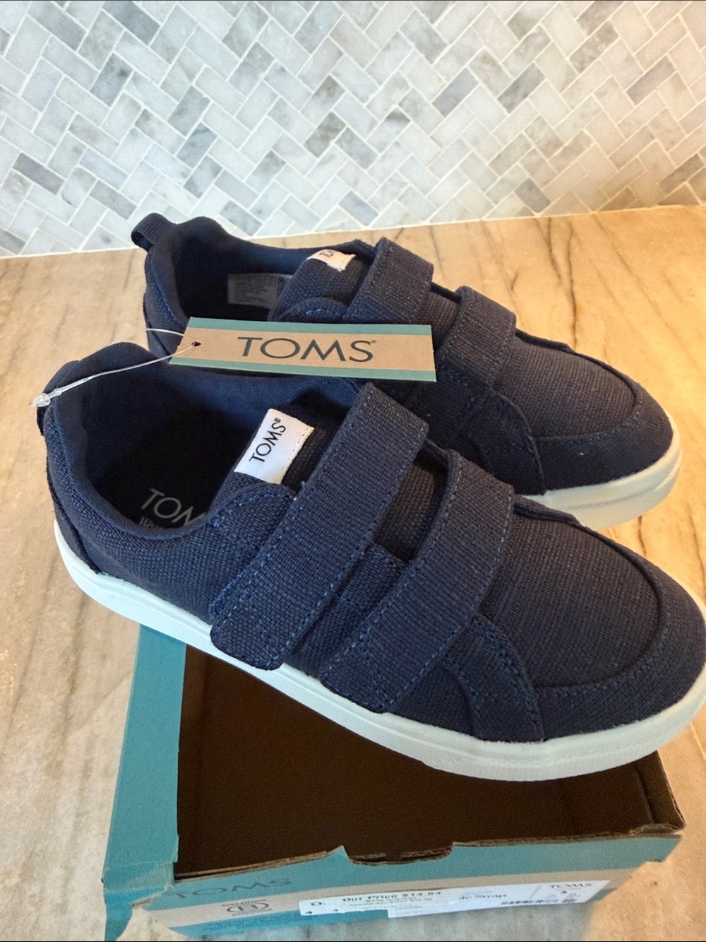 TOMS Kids/Boys Cruz Double Strap Shoes Size 1. NWT